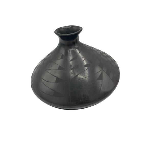 Pueblo Black Pottery Bud Vase Mato Ortiz Round bottom VTG 5.5" high 5" diameter - Picture 5 of 8